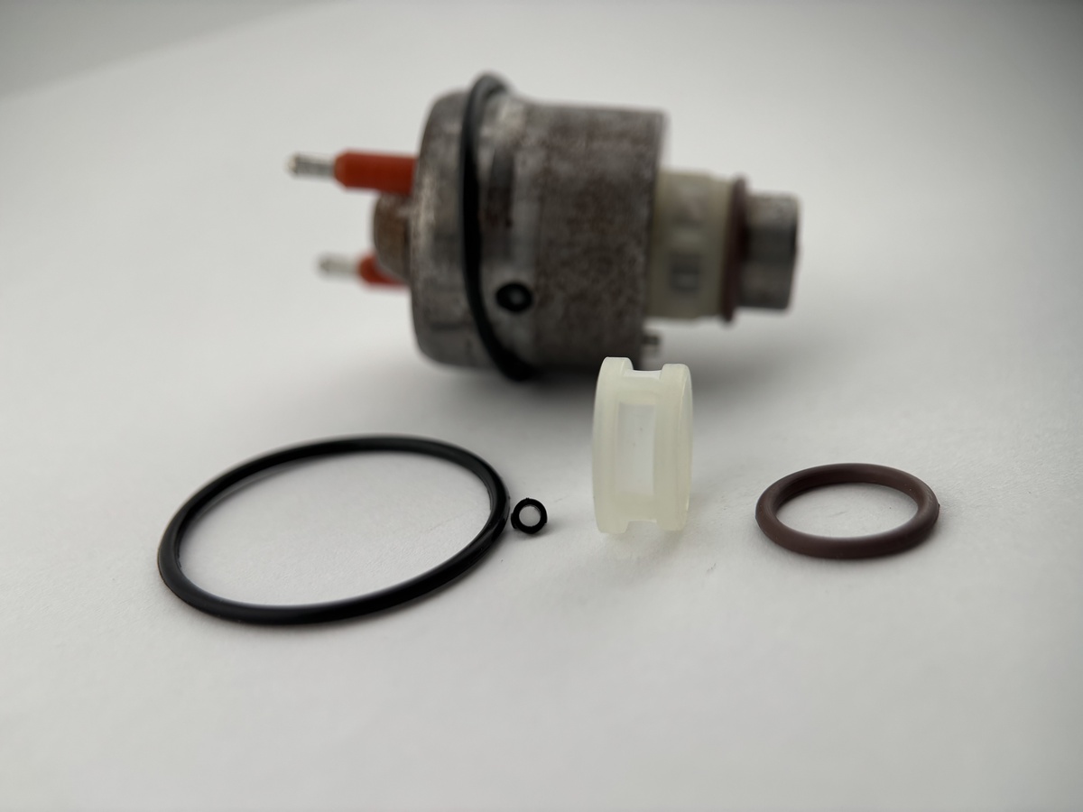 GM TBI injector kit
