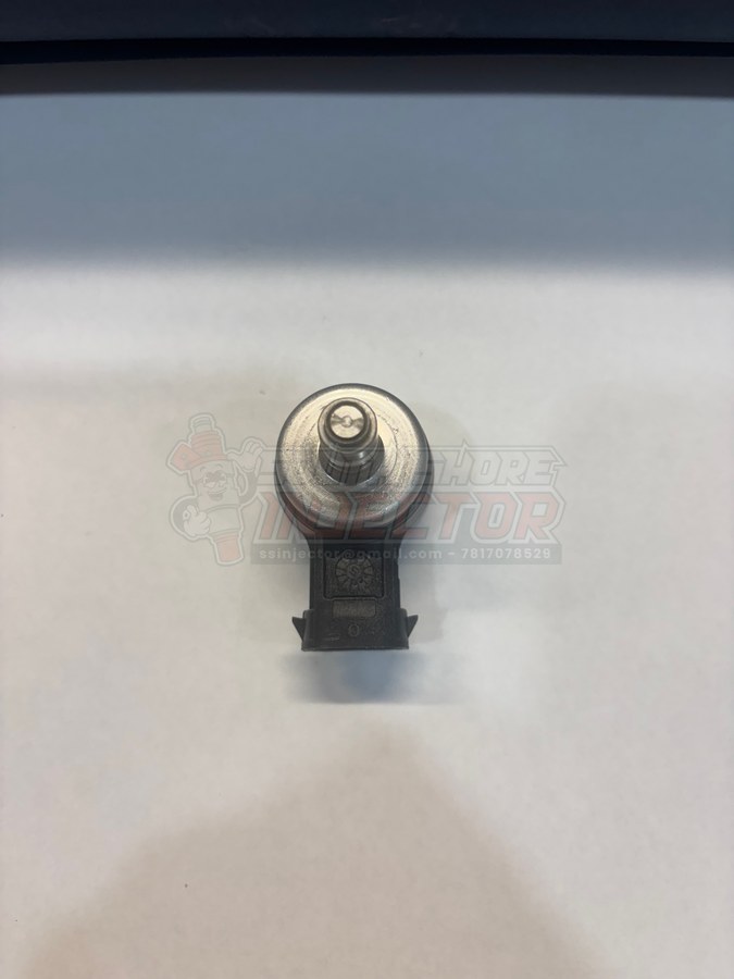 Mercury 8M6001744 fuel injector photo 3