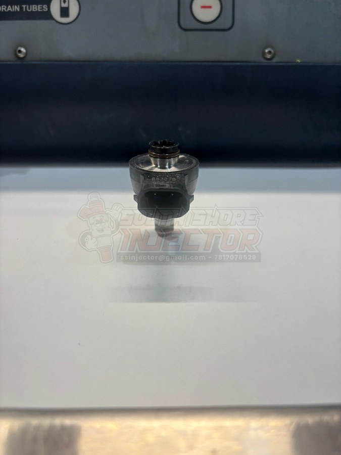 Mercury 8M6001744 fuel injector photo 4